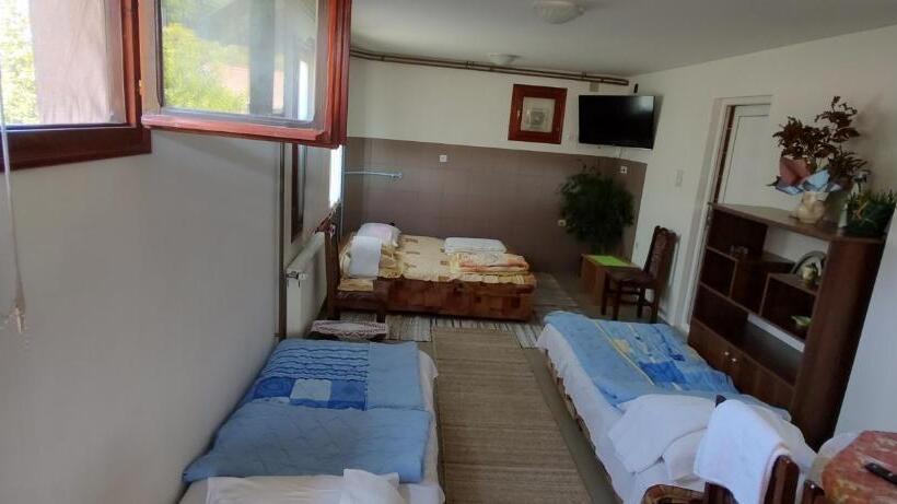 پانسیون Guesthouse Tadic