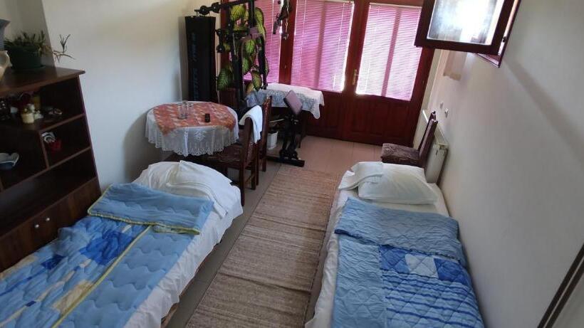 پانسیون Guesthouse Tadic