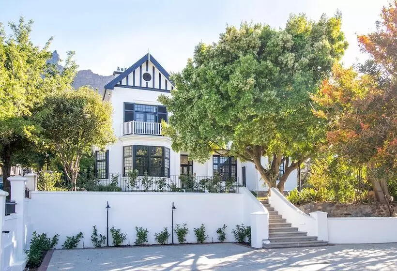 Majatalo One Kensington Boutique