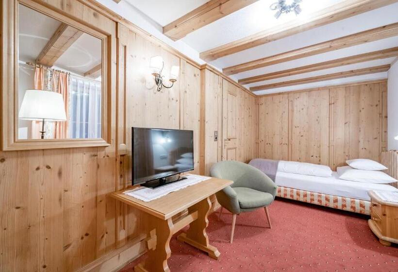 Pensione Sandbur Das Walserhaus