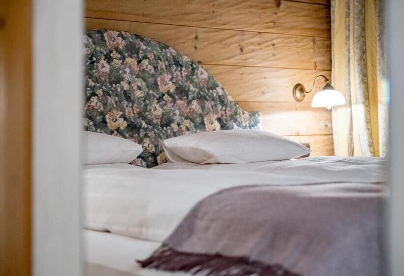 Pensione Sandbur Das Walserhaus