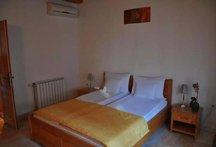 پانسیون Vila Sara/adult Only