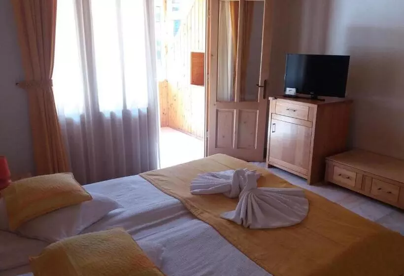 پانسیون Vila Sara/adult Only