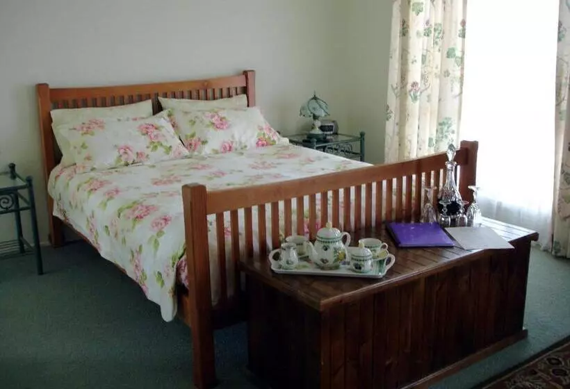 The Linear Way Bed And Breakfast