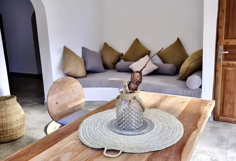 Aamiaismajoitus (B&B) Antares Villa