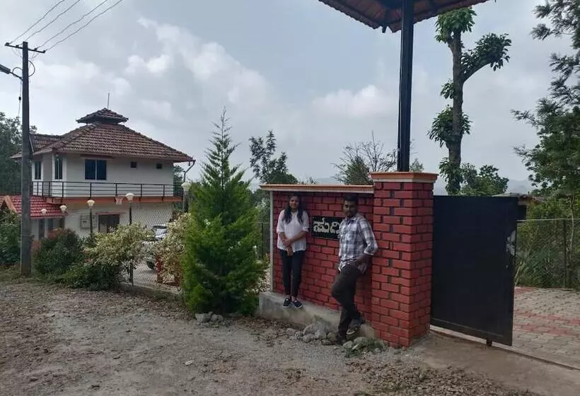 Aamiaismajoitus (B&B) Suggi Nature Resort Coorg