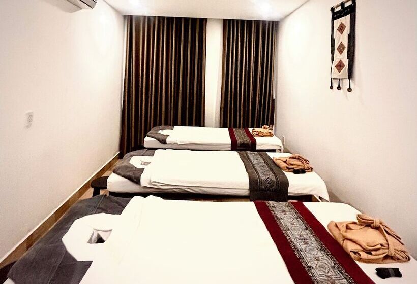 Herbs Spa & Hotel Riverside Grand World