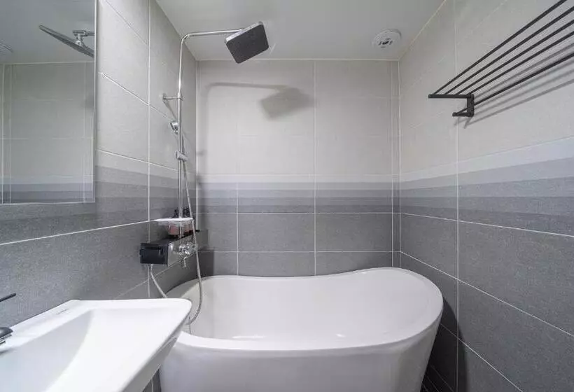 By Ths Valentine Hotel Incheon