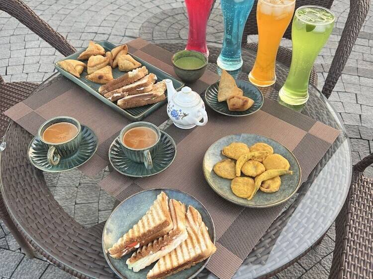 호텔 Parijat Lake Resort By Goldmark, Madhai  Satpura National Park