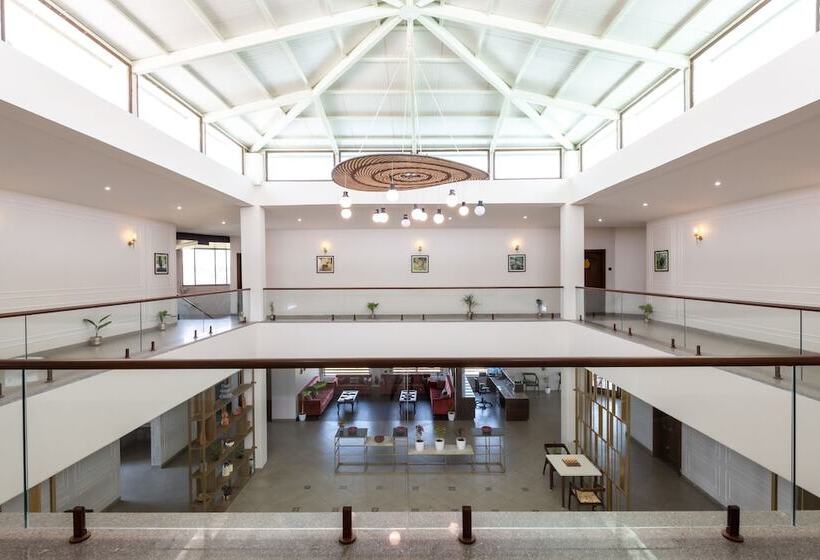 호텔 Parijat Lake Resort By Goldmark, Madhai  Satpura National Park