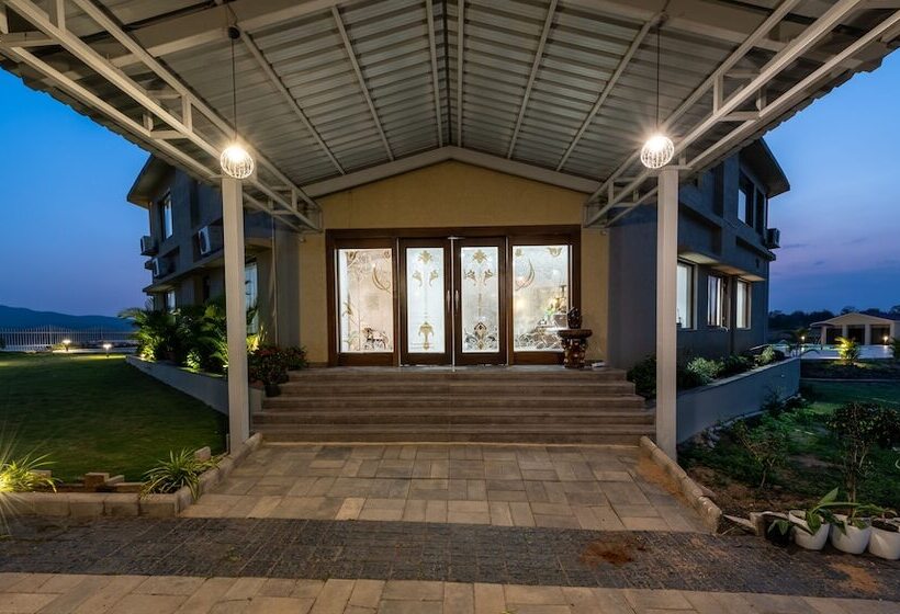 호텔 Parijat Lake Resort By Goldmark, Madhai  Satpura National Park