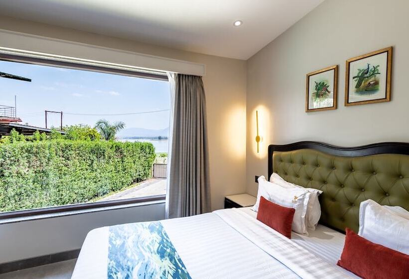 호텔 Parijat Lake Resort By Goldmark, Madhai  Satpura National Park