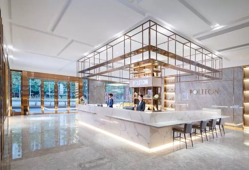 Hotelli Poltton International