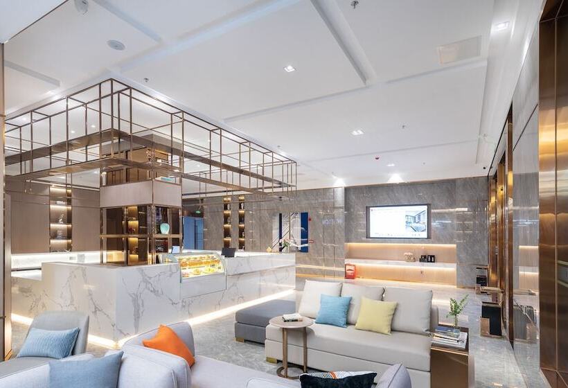 בית מלון כפרי Poltton International