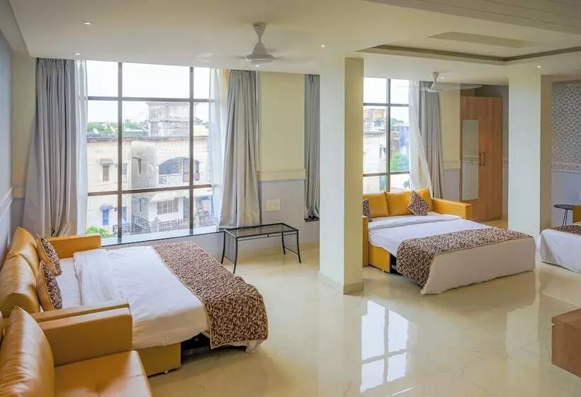 Hotelli Poonam Residency