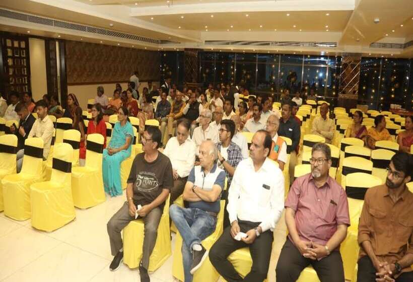 فندق Poonam Residency