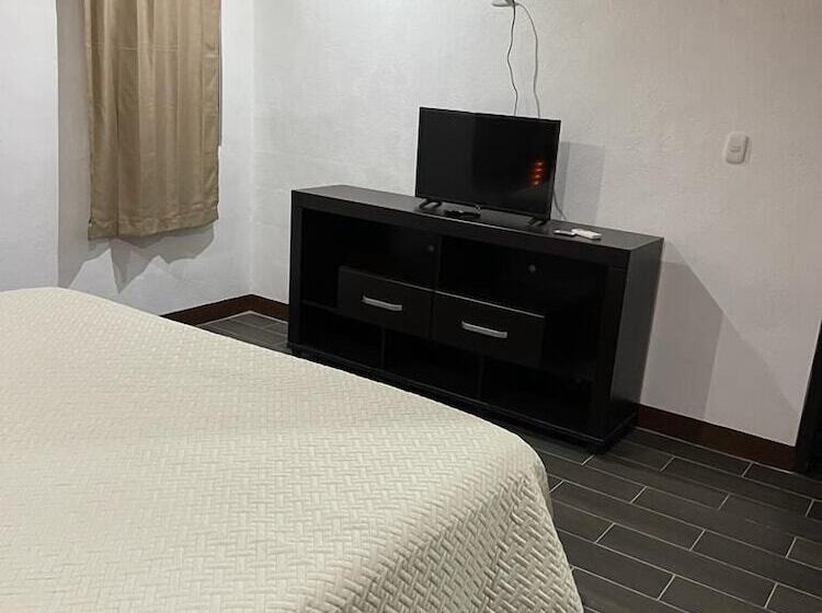 هتل Rancho Las Lomas