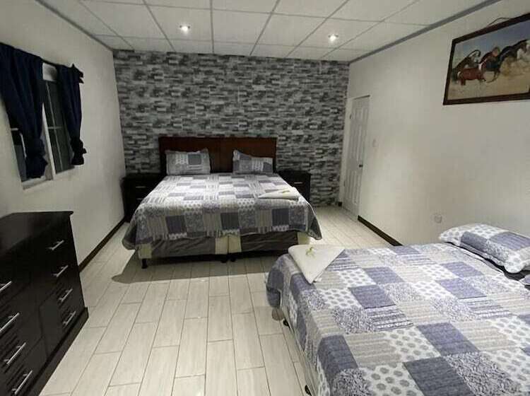 هتل Rancho Las Lomas