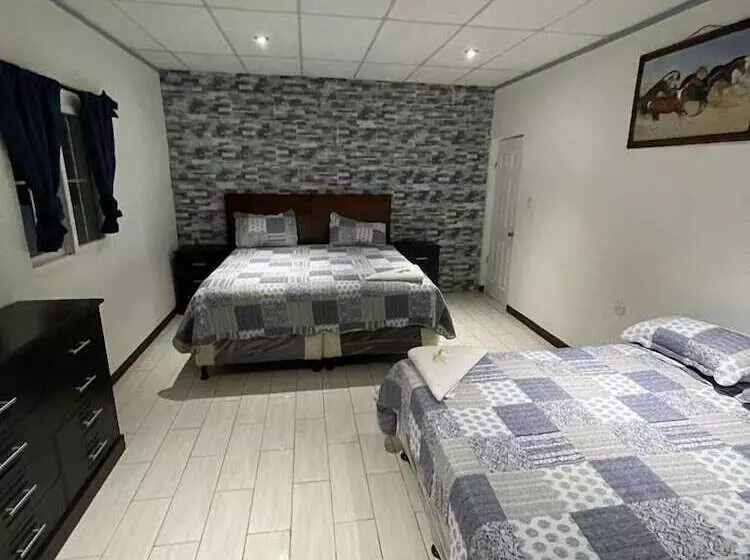 هتل Rancho Las Lomas