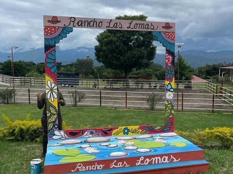 هتل Rancho Las Lomas