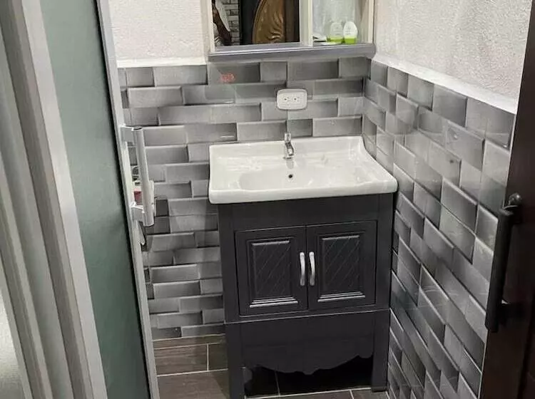 هتل Rancho Las Lomas