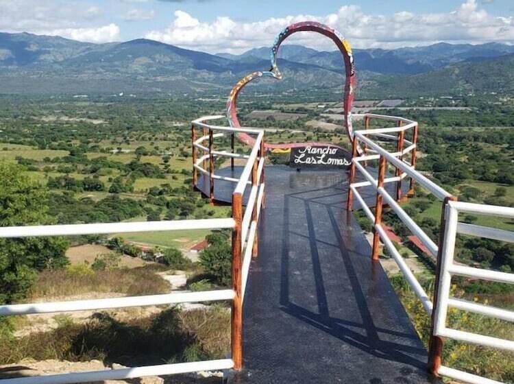 هتل Rancho Las Lomas