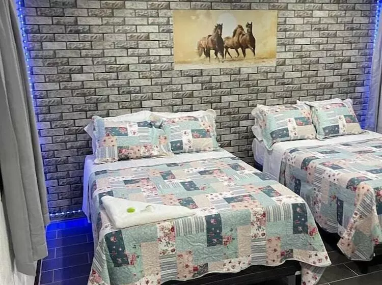 هتل Rancho Las Lomas