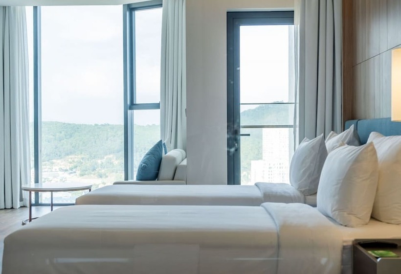 A La Carte Ha Long Bay Residence