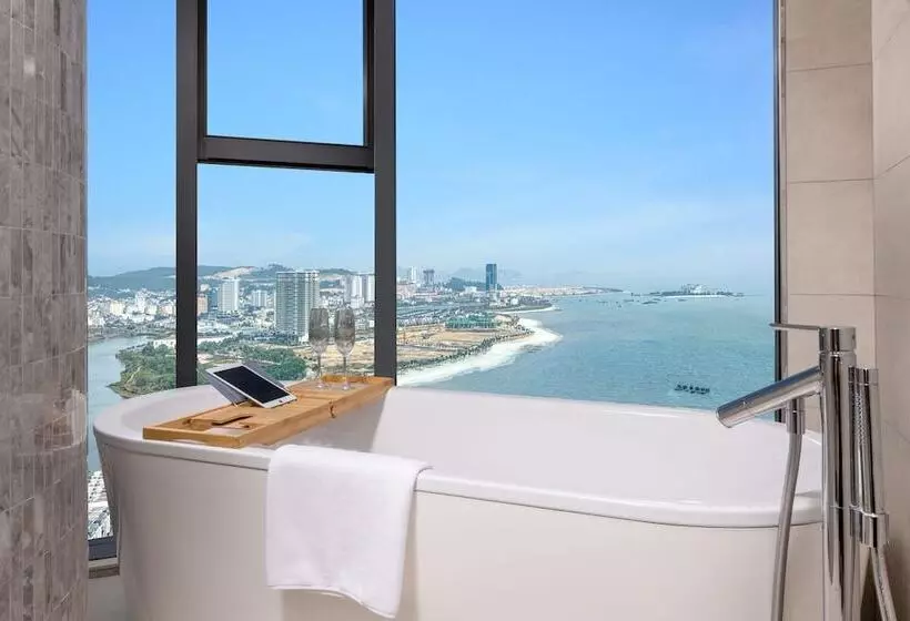 A La Carte Ha Long Bay Residence