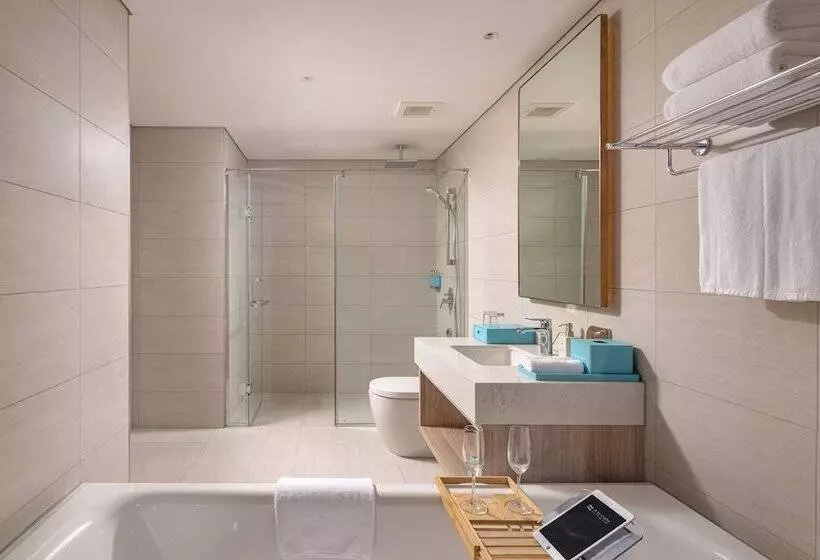 A La Carte Ha Long Bay Residence