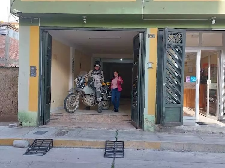 ベッドアンドブレックファースト Mariterra Host