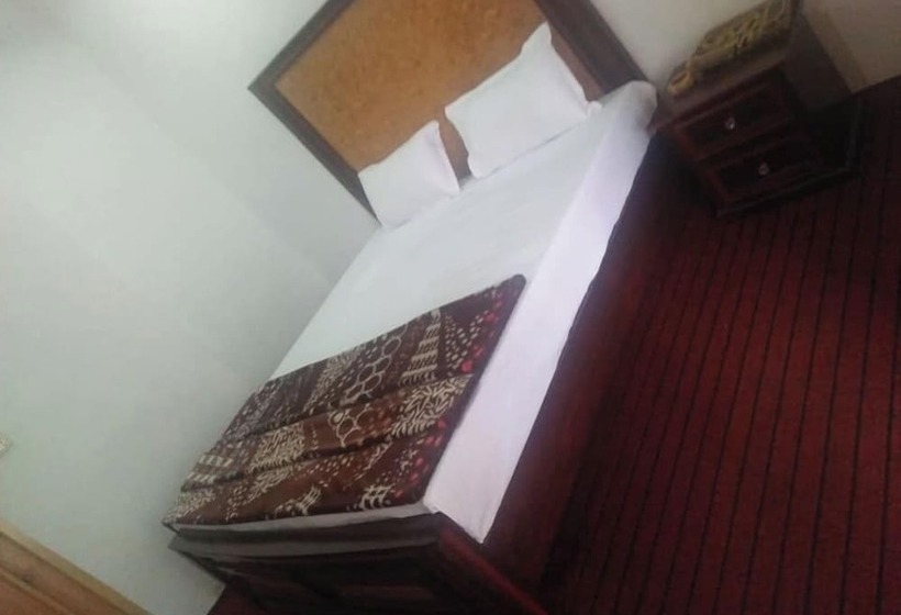 Blue Bell Hotel And Restaurant Balakot