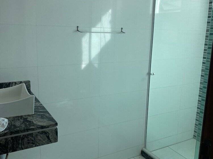 مسافرخانه Pousada Arraial Beach