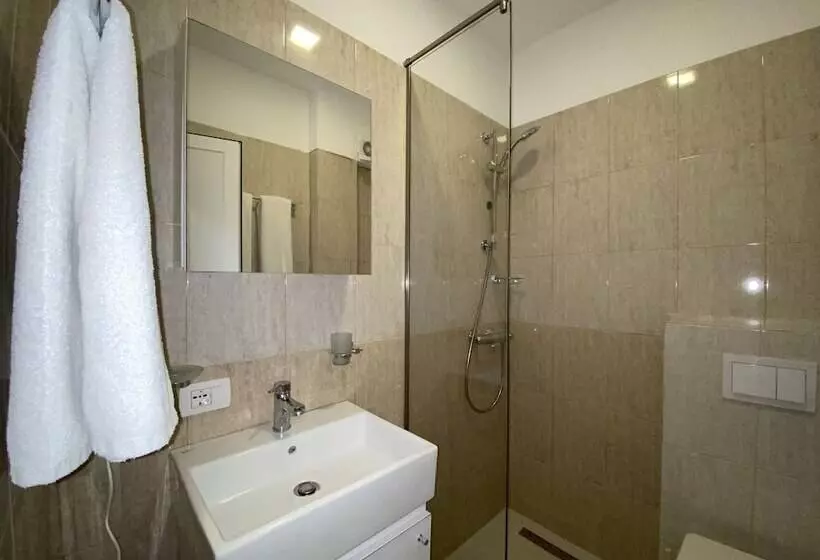 Hotelli Atrium Deluxe Resort