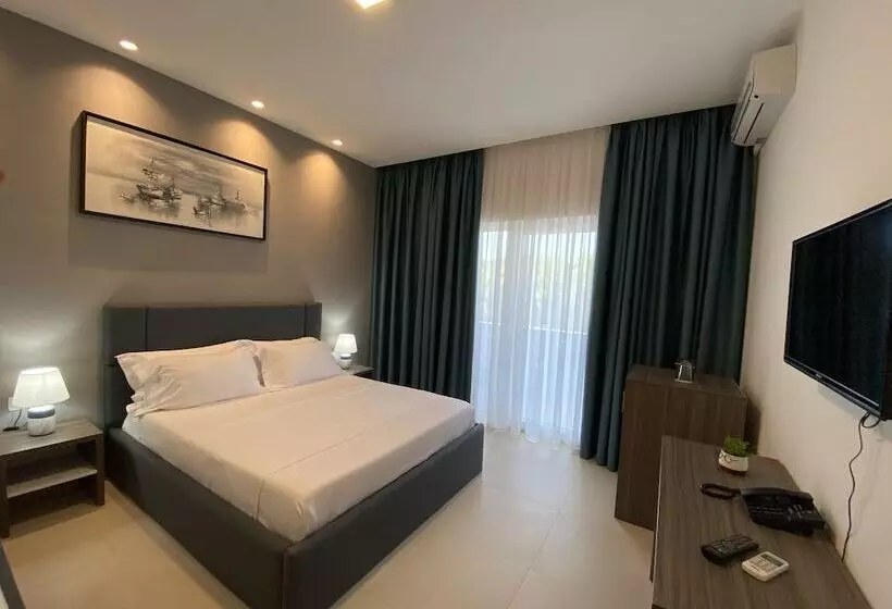 Hotelli Atrium Deluxe Resort