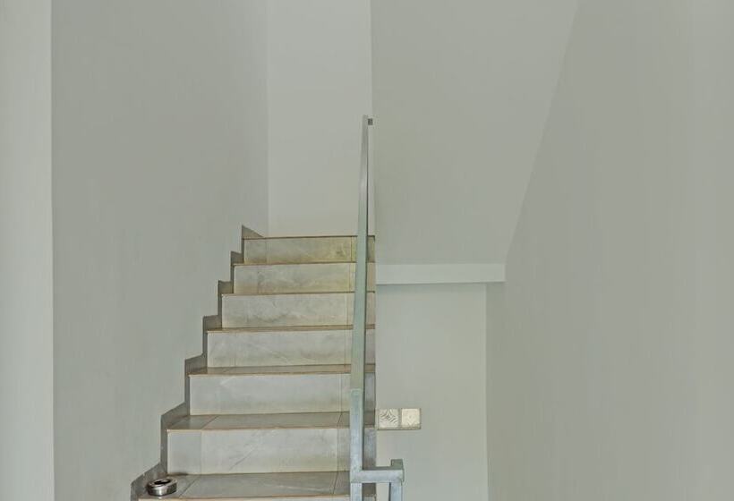 هتل D'cost Homestay By Oyo