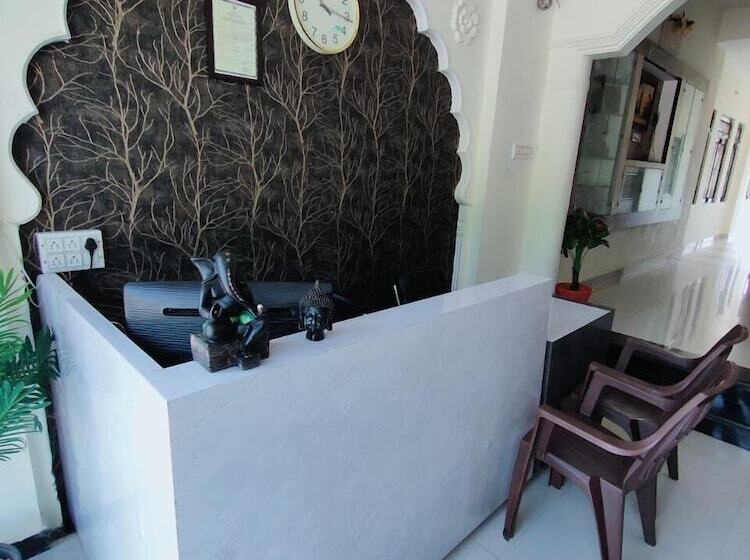 בית מלון כפרי Hilltop Residency