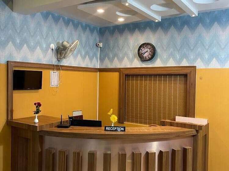 בית מלון כפרי Hilltop Residency