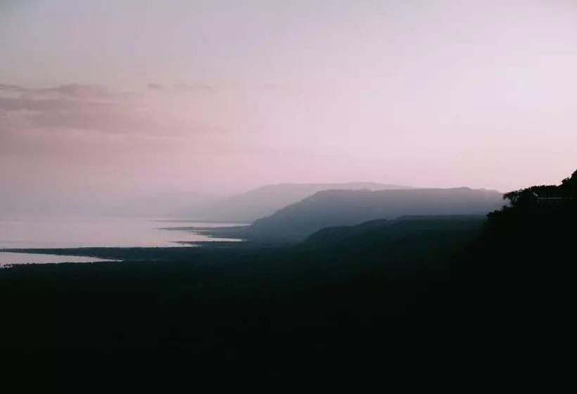 Hotelli Jungle Pearl Resort