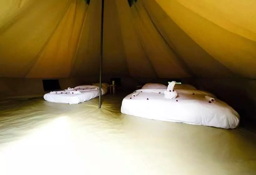 Hotelli Jungle Pearl Resort