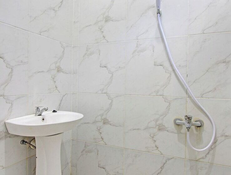 Szálloda Lanaya Guesthouse By Oyo