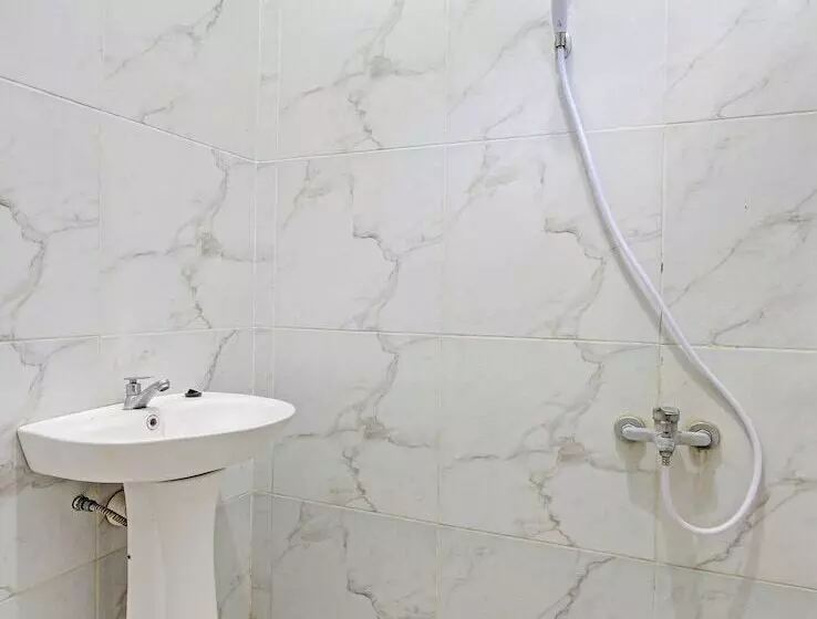 ホテル Lanaya Guesthouse By Oyo