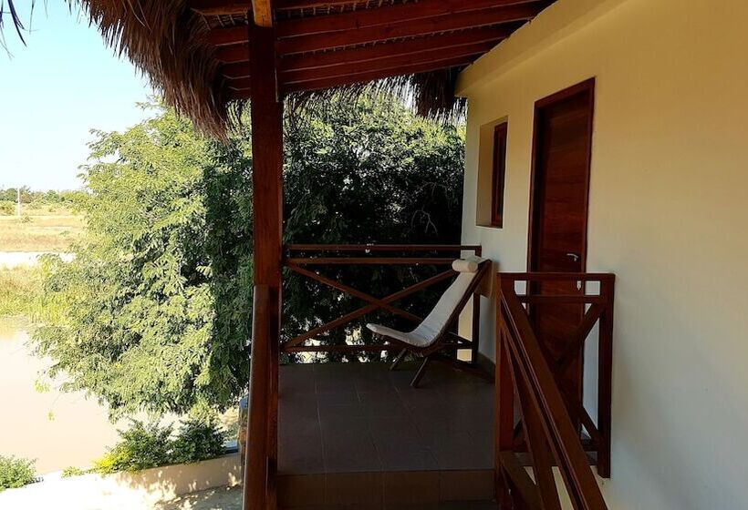 هتل Maison Charrette