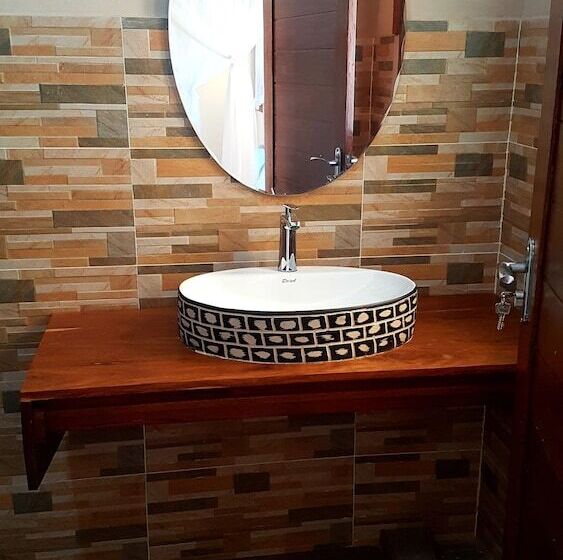 هتل Maison Charrette