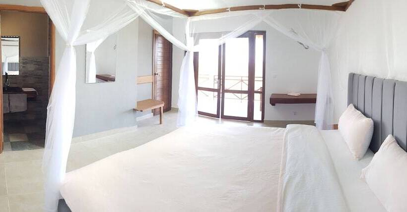 هتل Maison Charrette