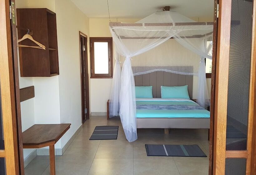 هتل Maison Charrette