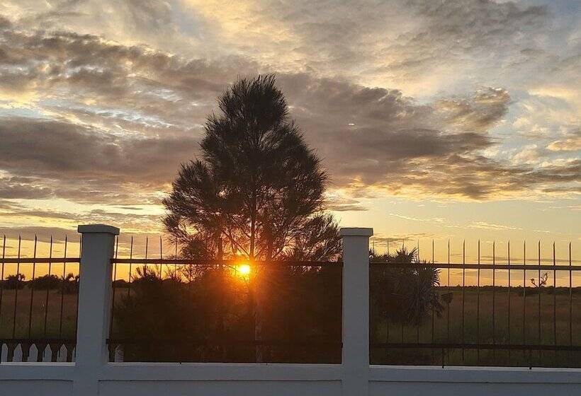 هتل Maison Charrette