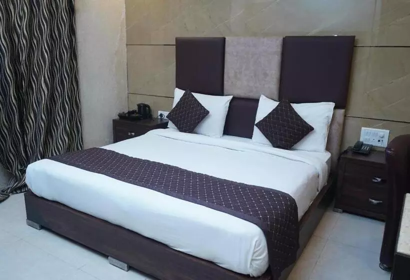 ホテル O Delhi, Near Metro Station Karol Bagh