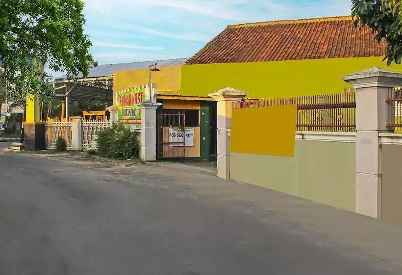 هتل Penginapan Sultan Haji 1 By Oyo