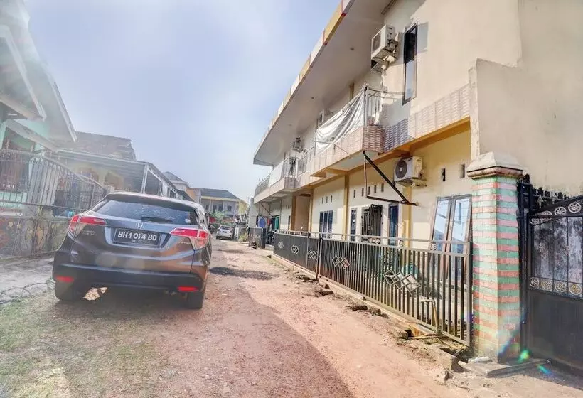 ホテル Rania Kost Simpang Rimbo By Oyo